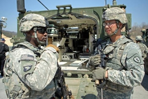 美军士兵夜店殴打韩男子被捕,驻韩美军在韩国有多嚣张?