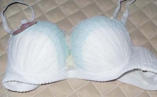 想知道穿胸围75A文胸的胸围是多少厘米