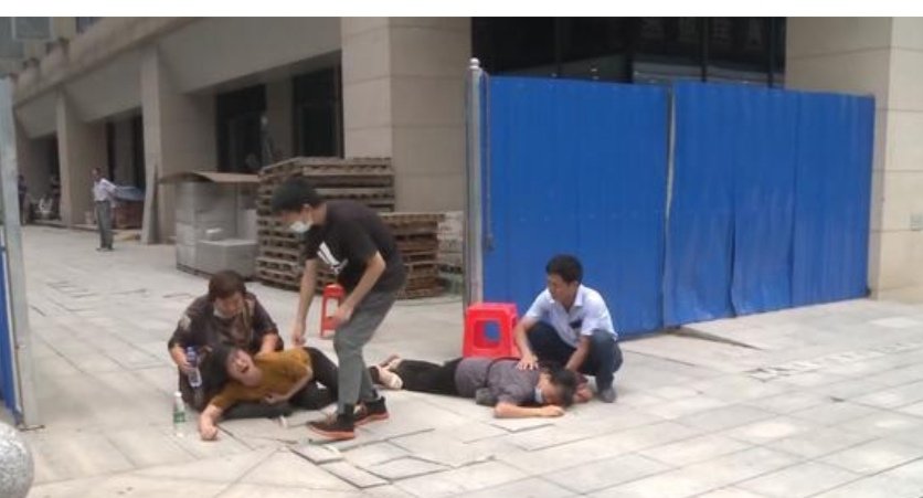 成都一工地的工人被工友持铁锤砸头致死，到底何仇何怨？