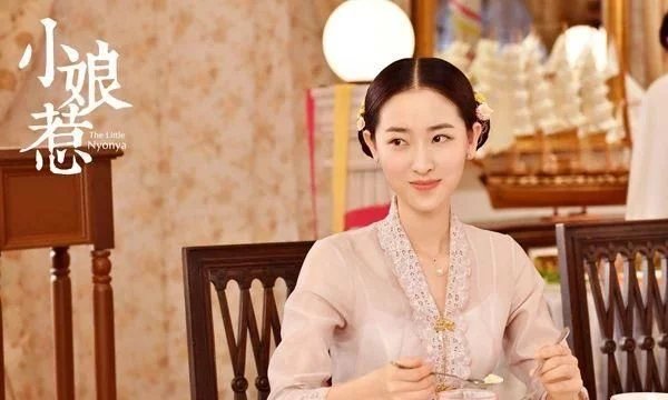 《小娘惹》中,玉珠的孩子被月娘收养,玉珠知道孩子是她的吗?