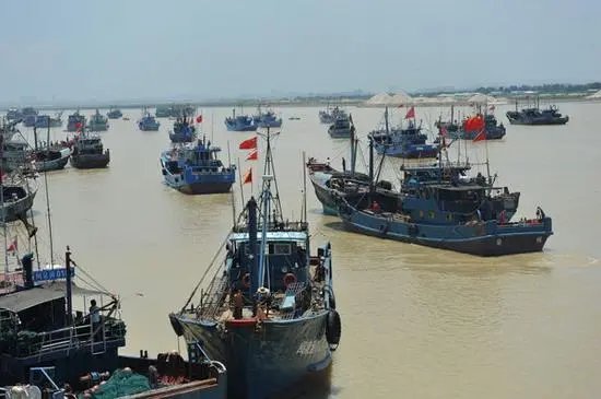 福建1万多艘渔船开渔，万艘渔船同时驶出港口的场面有多震撼？