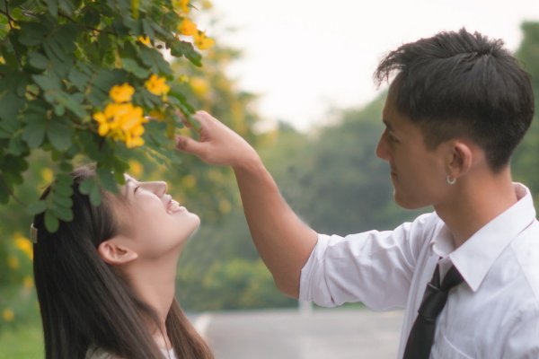 比老公大10岁，感情很好，老了以后会不会有隔阂？