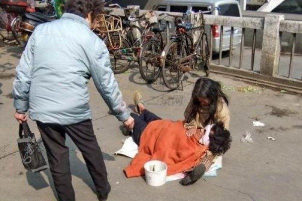 利用乞丐身份获利，此行为涉嫌违法吗？