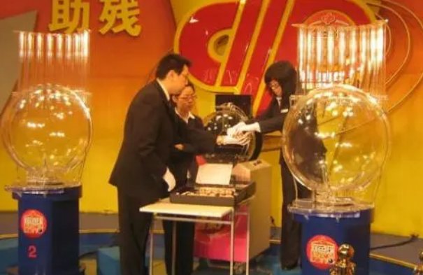 双色球复式红色球20个兰色球1需要多少钱？