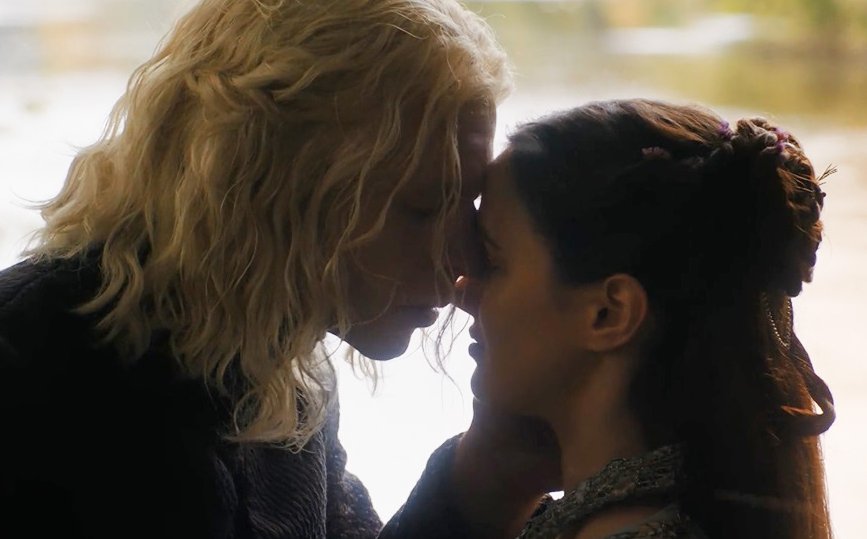 《权力的游戏》中的琼恩·雪诺是谁的孩子