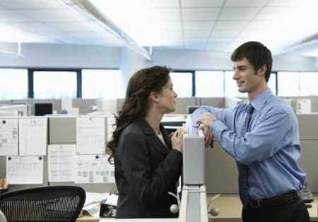 异性同事发生了关系之后，还能一起工作吗？你怎么看？