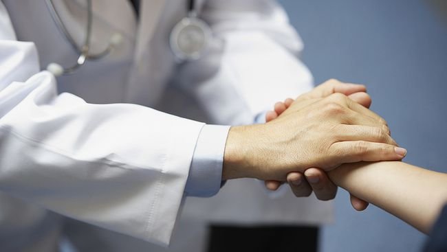 男医生单独对女患者肛检被约谈，他这么做有错吗？