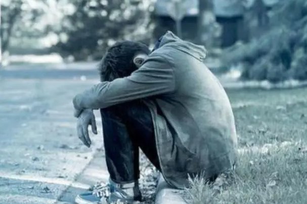 撕心裂肺的意思