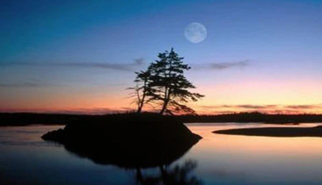 湖光秋色是什么颜色