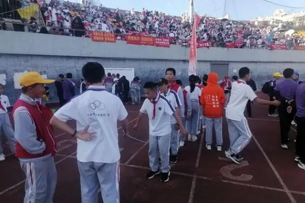 滇池中学是公立还是私立