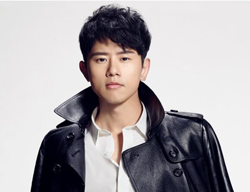 张杰拉维嘉转圈把自己甩出去了，这一场景有多搞笑？