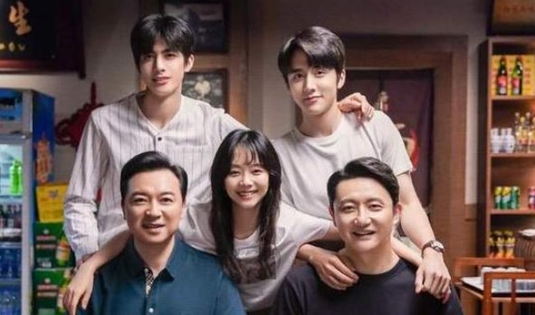 《以家人之名》这部剧的编剧是谁？