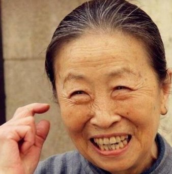 “丑娘”张少华因病去世，一生奖项辉煌，却因丑闻被惨骂，究竟是什么丑闻？