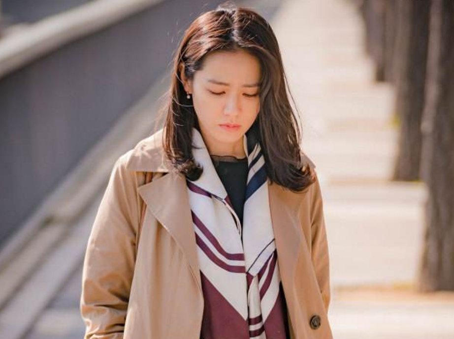 韩剧《经常请我吃饭的漂亮姐姐》这部剧主要讲述了什么？