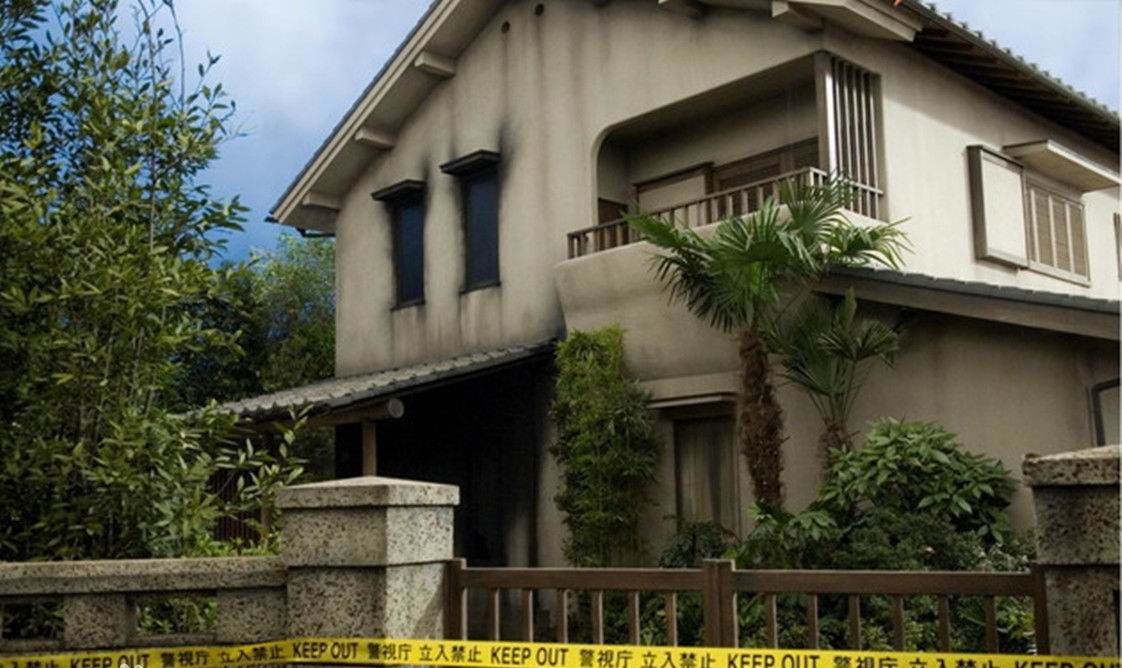 咒怨里俊雄好像没有被爸爸杀，为什么后面变成了鬼 ？