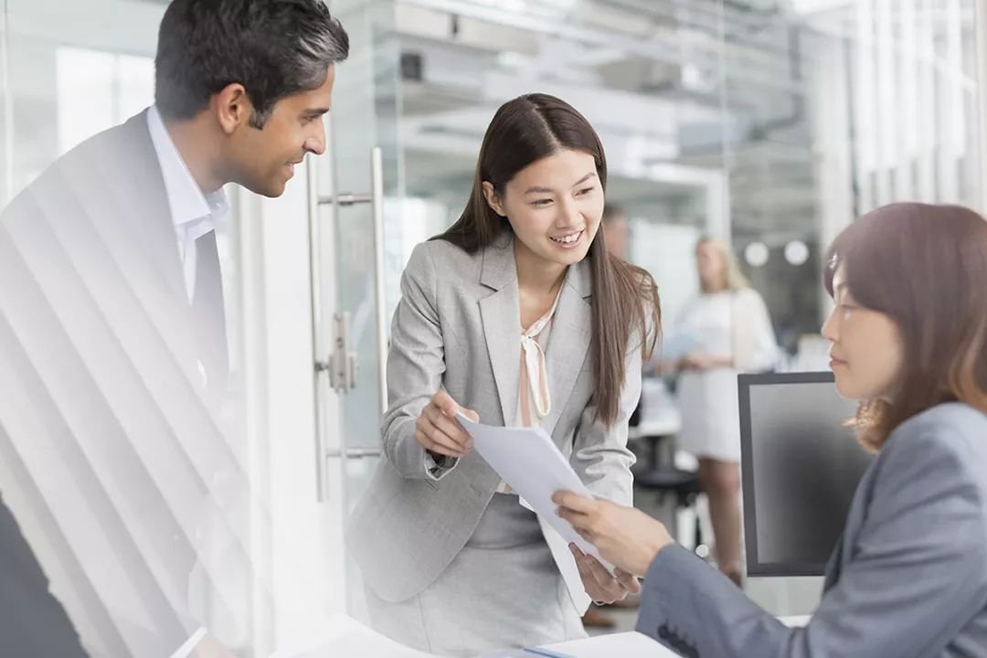 怎么称呼领导的老婆？