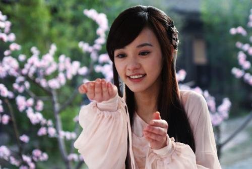 2010版电视剧《流星蝴蝶剑》中，小蝶到底是被谁玷污了？