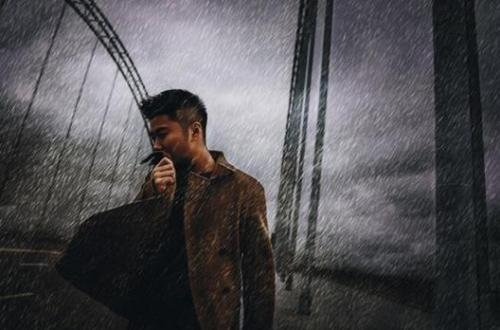 歌词就在一起，需要我们相遇，这是什么歌。