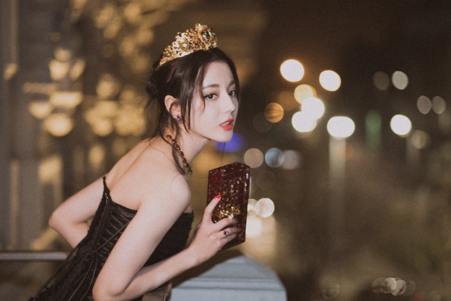 迪丽热巴、龚俊现身美容院，两人之间的关系如何？