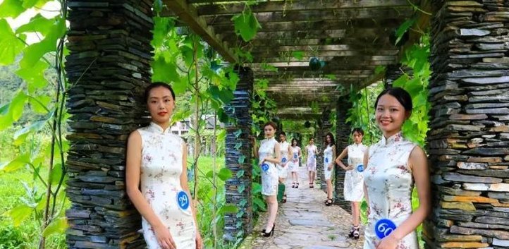 乡村乱清湖秀英最后结局