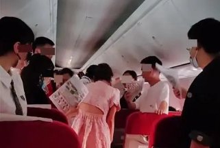 海航一航班延误4小时，机舱如蒸桑拿，遇到这种事乘客应该怎么办？