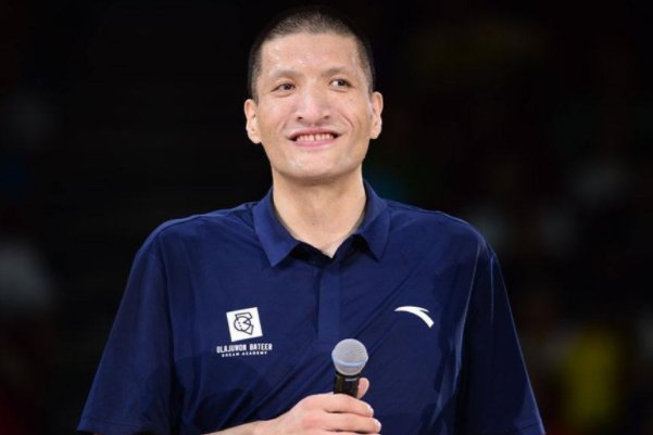 历史上中国男篮两次击败美国男篮的明星阵容是？