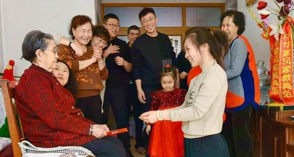 “年年有今日，岁岁有今朝”是什么意思？