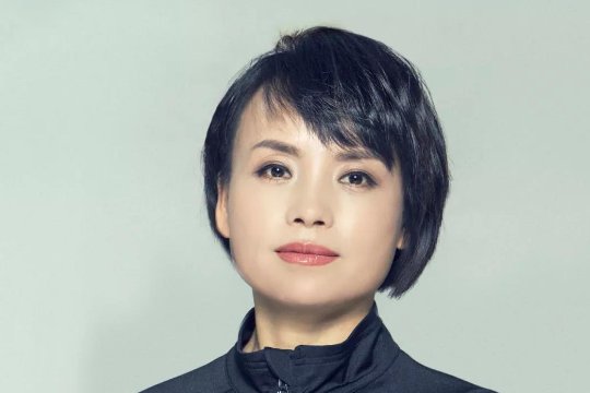 远方的家主持人王静资料