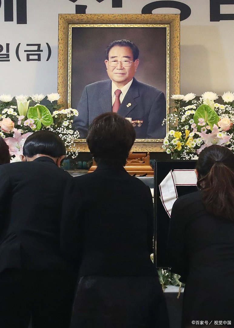 韩国艺人宋海在家中浴室去世，他生前创造了什么记录？