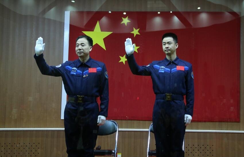 “出差三人组”简介来了，关于他们的故事你知道多少？