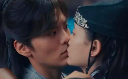 《九霄寒夜暖》三道疤是谁？