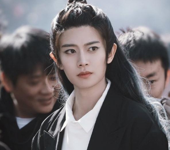 《与君初相识》的原著粉如何评价任嘉伦迪丽热巴主演的电视剧《驭鲛记》？