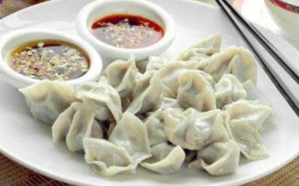“头伏饺子二伏面，三伏烙饼摊鸡蛋” ，这句俗语的来历是什么？