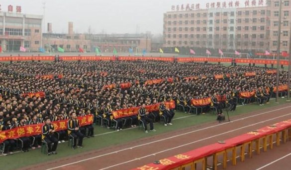 谁知道衡水中学的校长是谁？