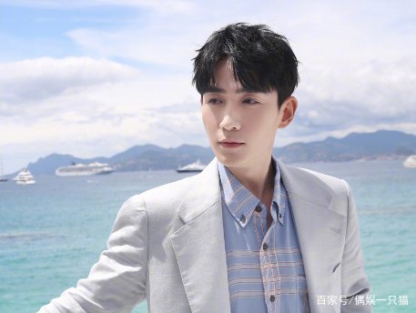 传与大7岁女友“隐婚”，爆红后的朱一龙，这些年究竟经历了什么？