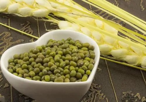 江苏厂家回应绿豆汤里无绿豆：属于风味饮料，不是必须添加绿豆，你怎么看？