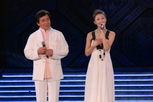 让我用生命中最嘹亮的歌声来陪伴你是什么歌里的词