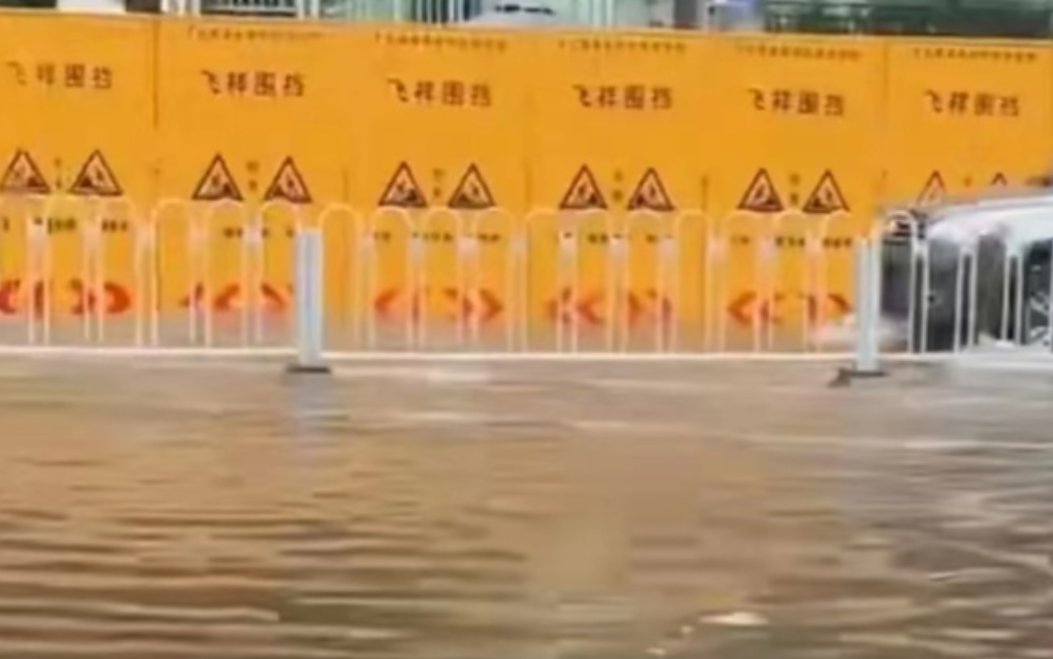 暴雨致辽宁8地发生洪涝灾害，对居民的生活产生了什么影响？