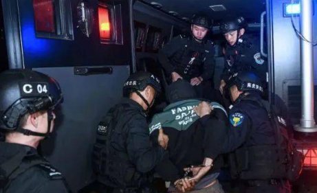 哈尔滨警方通报一起坠亡事件，该案件有哪些细节值得关注？