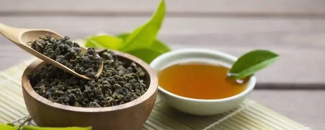 警惕!60岁大爷吃生蒜杀菌延误病情致癌,还有哪些民间谣言不可信?