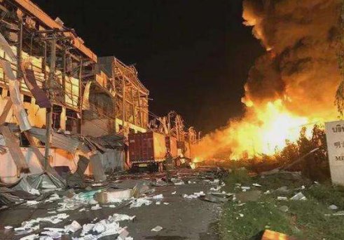 河北唐山迁安市一酒精化工厂发生爆炸，事故发生的原因是什么？