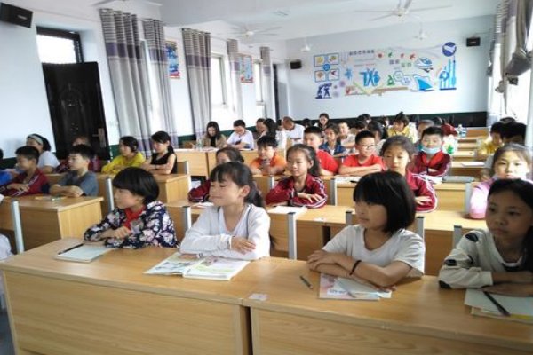 两头担心成语