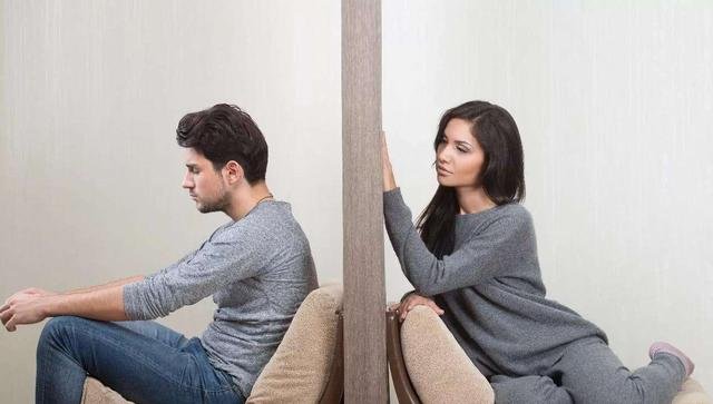 老婆突然不愿跟我睡一起什么情况?
