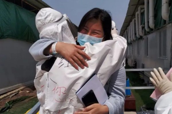 上海“划江而封”，这轮抗疫为什么如此艰难？