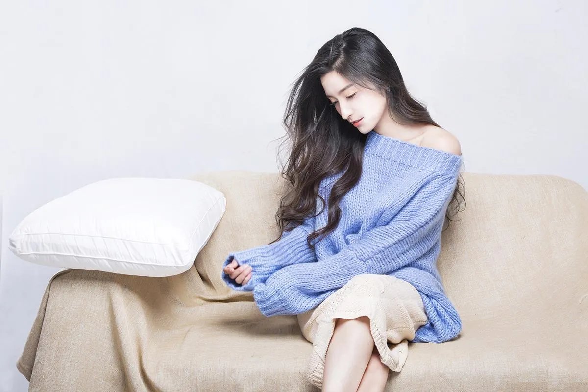 快女潘辰晒婚纱照宣布结婚，“想要守护一生的人出现了”，你对她有何印象？