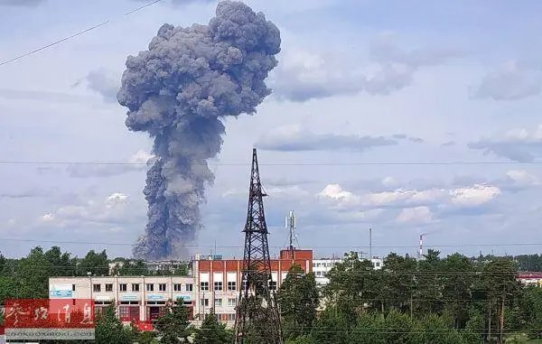 突发！俄机场发生大爆炸，蘑菇云腾空升起，此次损失有多惨重？