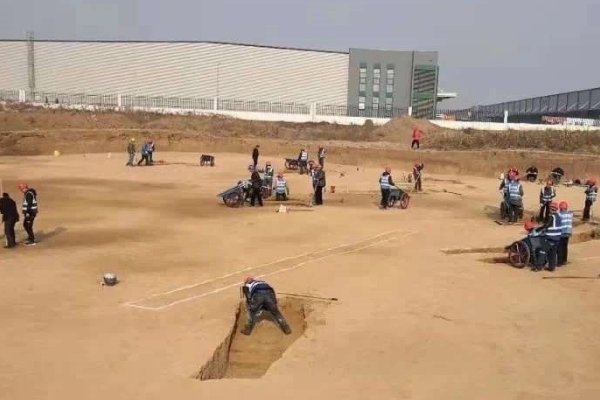 阳国际机场扩建工地发现3500余座古墓，咸阳机场为啥能发现扎堆古墓？