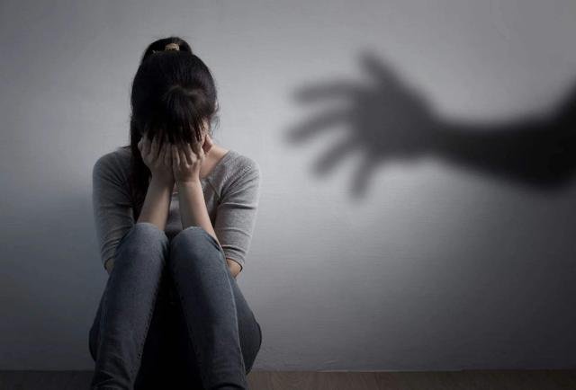 女子提分手遭情人威胁，拿菜刀让其离开，拉扯中刺死情人，后来怎样了？