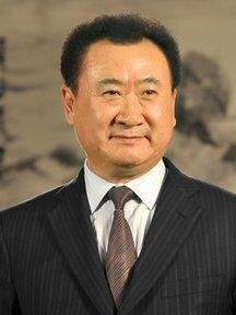 王健林的人物背景是什么？