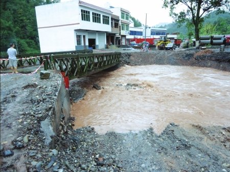 倒霉！50万新房被洪水冲倒，该湖北村民该怎么办？